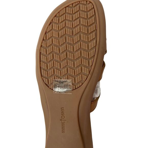 MinneTonka Women’s Tan crisscross Leather padded insole comfy Slippers Sz 12M. - Picture 8 of 9